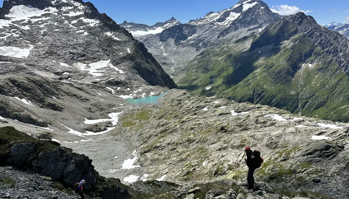 Abstieg über den Rücken des Tschingel zum Tschingelsee | © Christine Ullrich