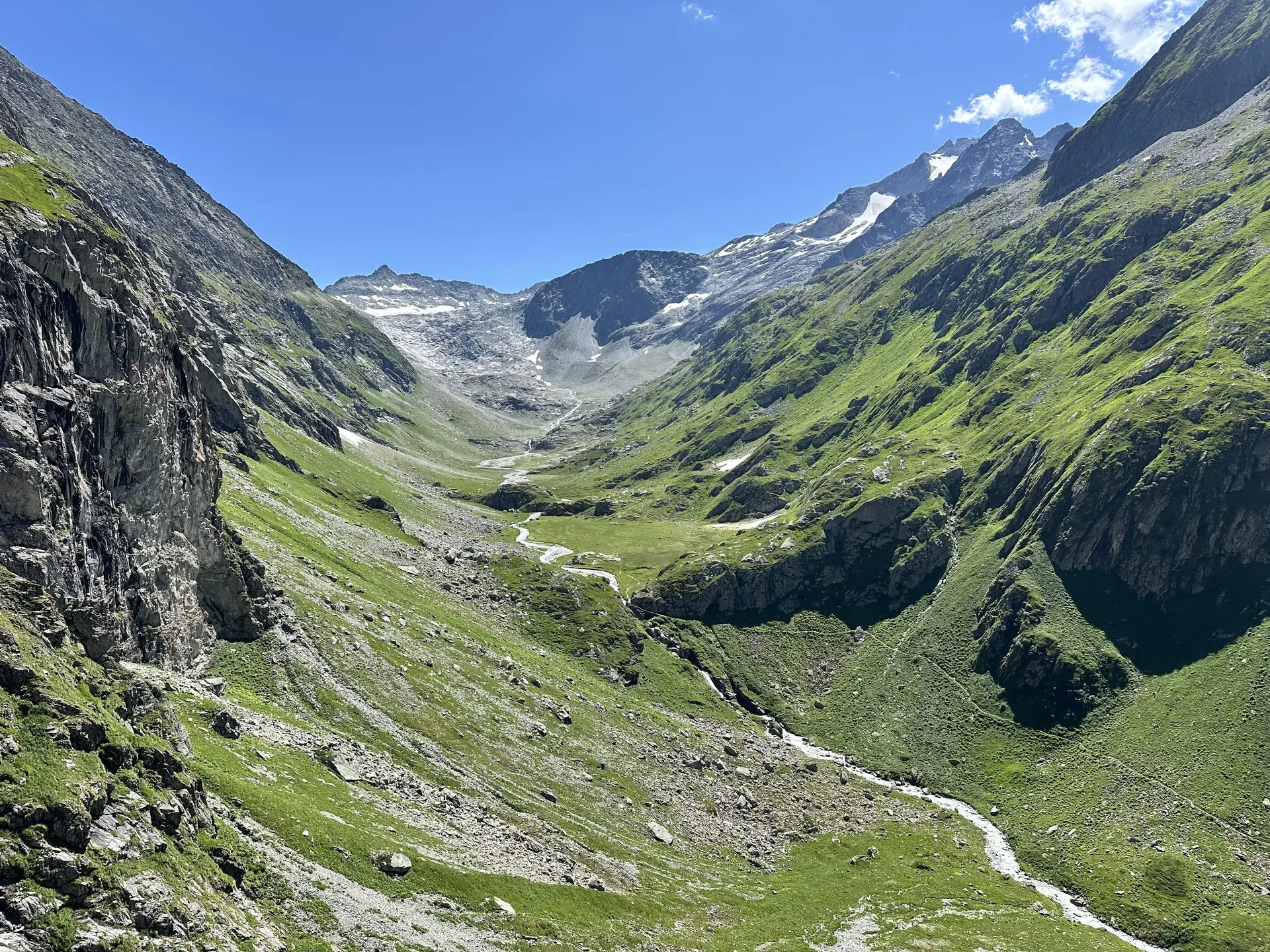 Blick ins Brunnital, hinten der Brunnipass 2939m | © Christine Ullrich