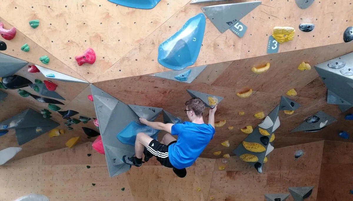kinder beim bouldern  | © leonie hoffmann