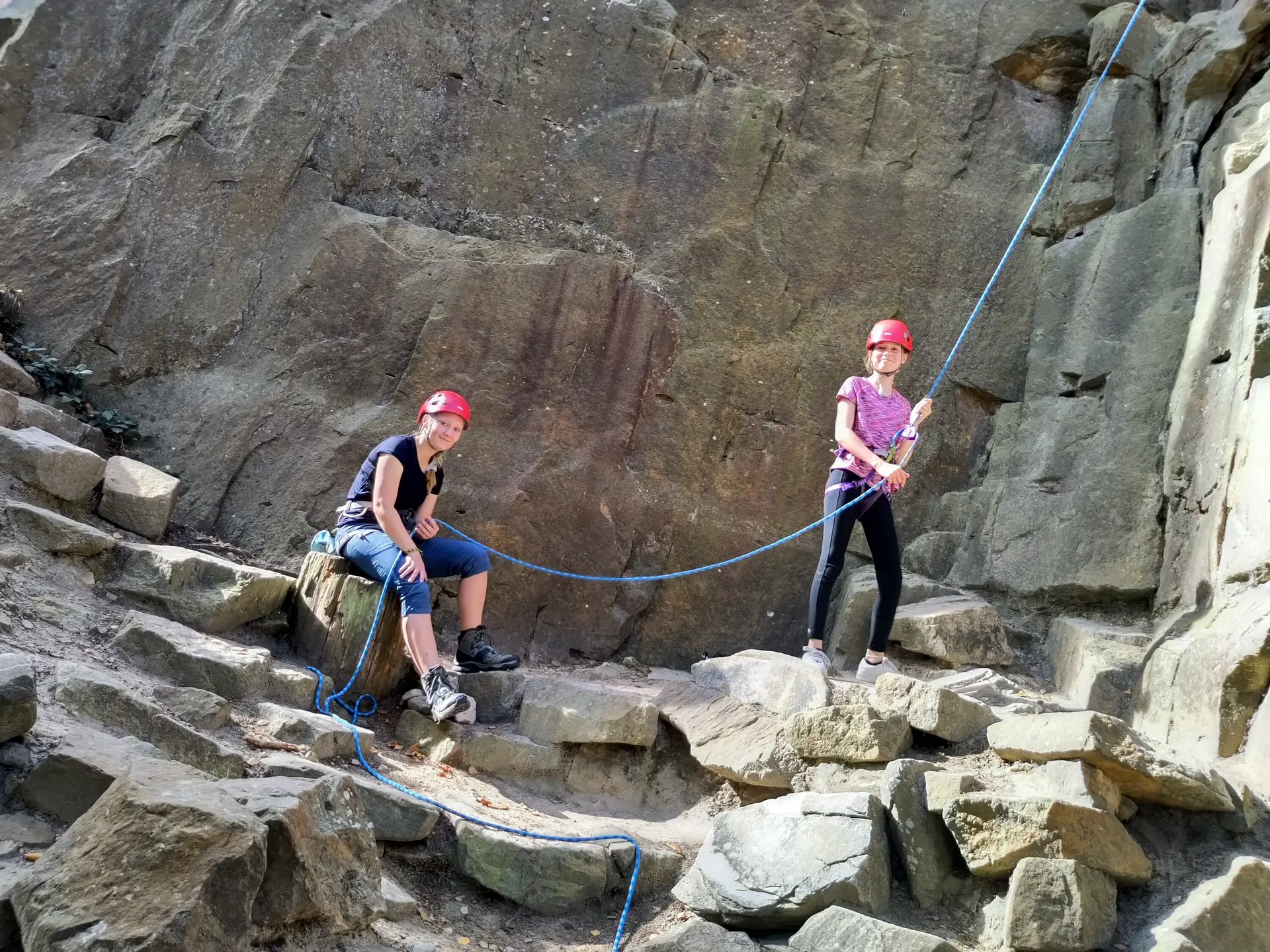 kids beim sichern  | © leonie hoffmann