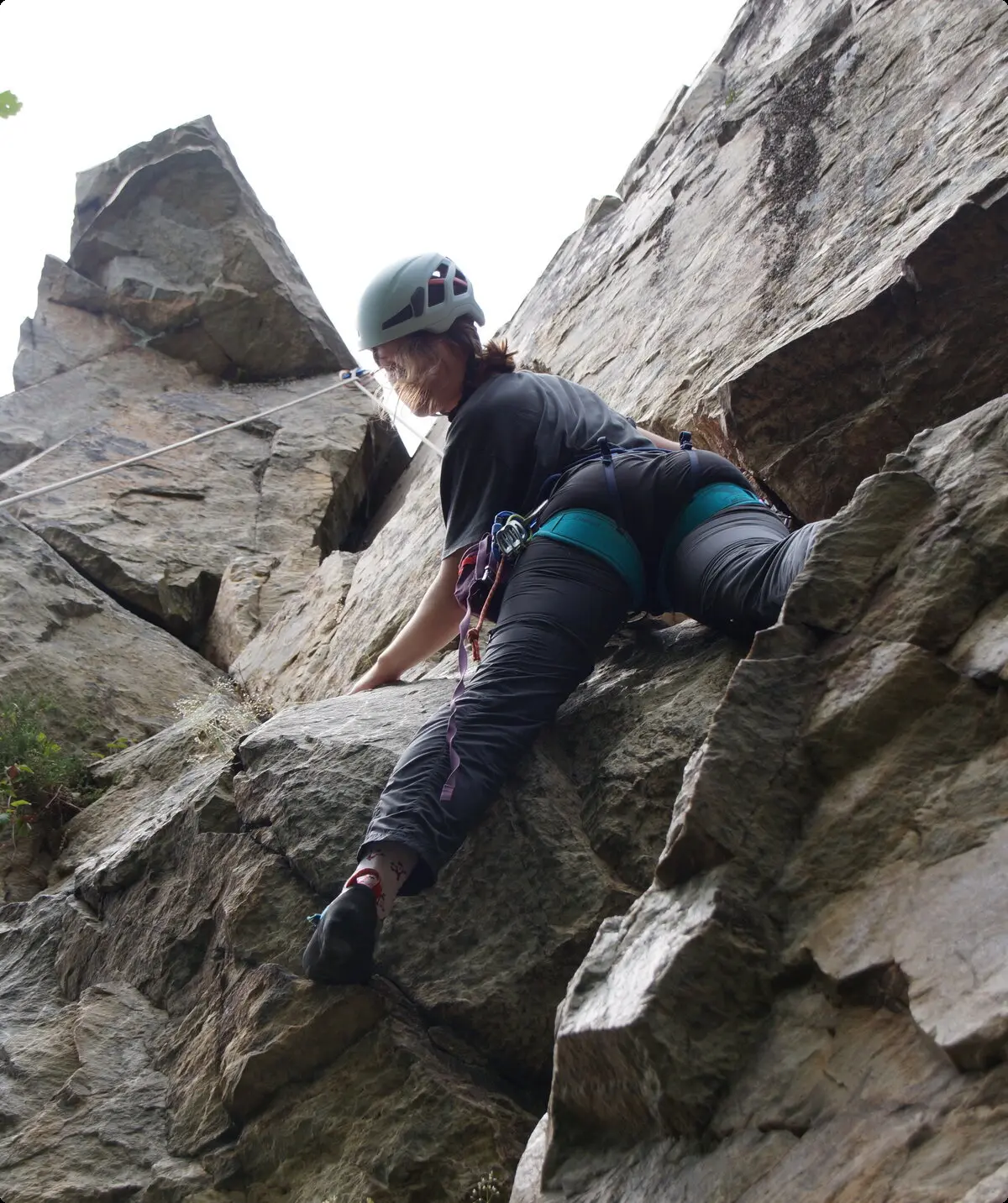 mädchen beim felsklettern | © leonie hoffmann