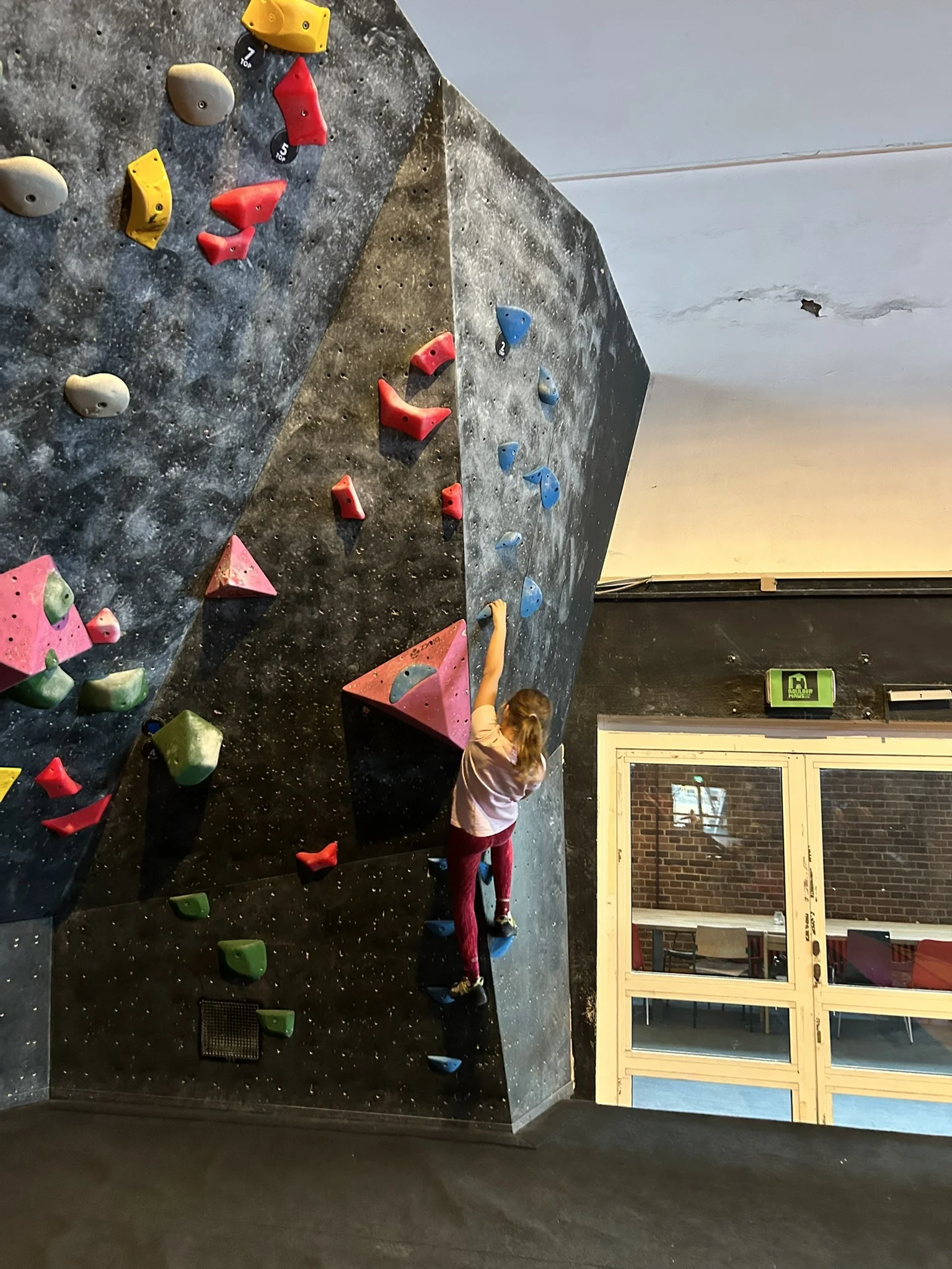 mädchen im boulder | © leonie hoffmann